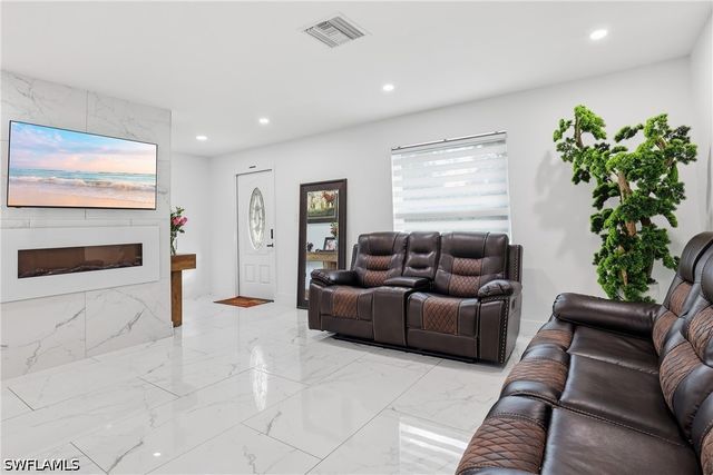 6005 Star Grass LN, Naples, FL 34116