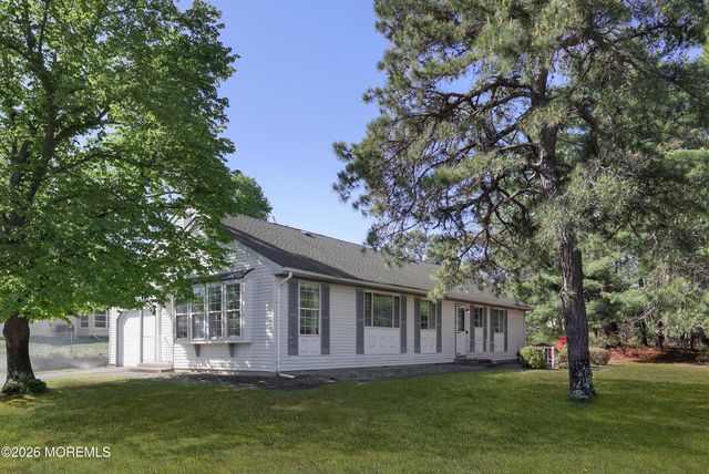 23 Easton Drive 61, Whiting, NJ 08759