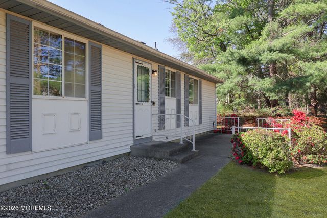 23 Easton Drive 61, Whiting, NJ 08759