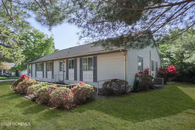 23 Easton Drive 61, Whiting, NJ 08759