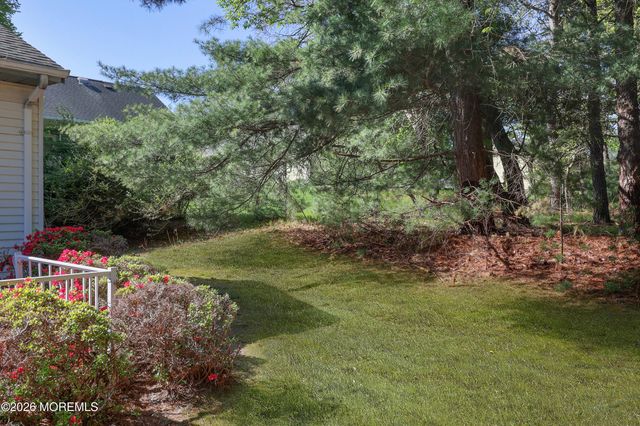23 Easton Drive 61, Whiting, NJ 08759