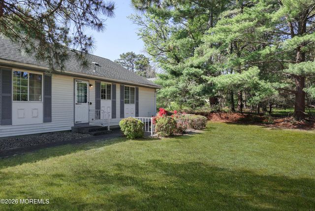 23 Easton Drive 61, Whiting, NJ 08759