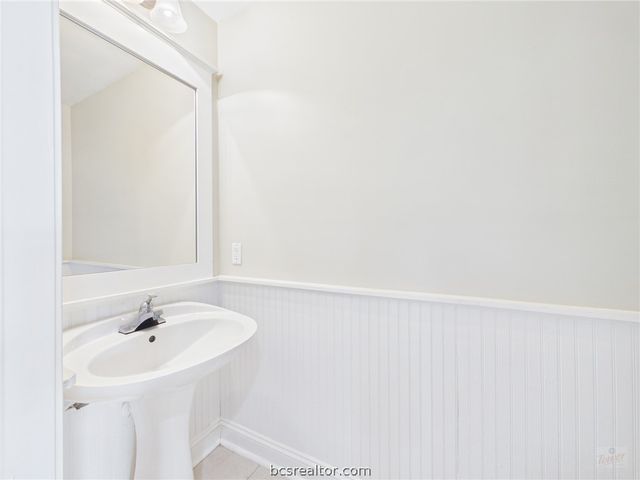 1725 Harvey Mitchell Parkway S 1629, College Station, TX 77840
