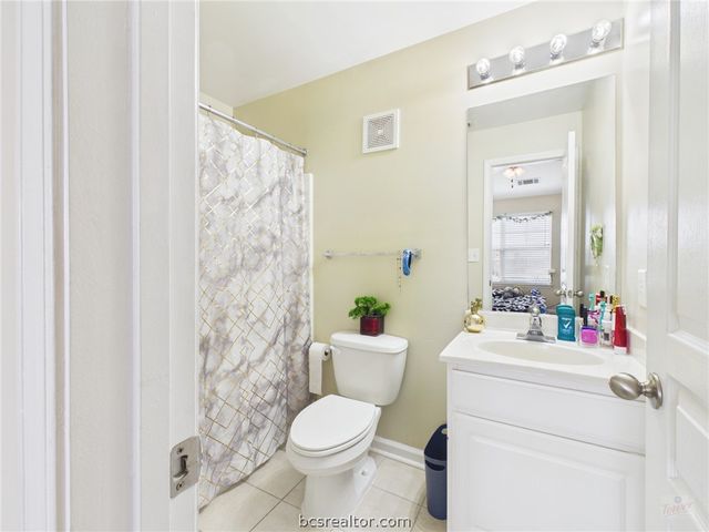 1725 Harvey Mitchell Parkway S 1629, College Station, TX 77840
