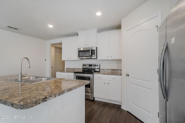 2237 PEBBLE POINT Drive, Green Cove Springs, FL 32043