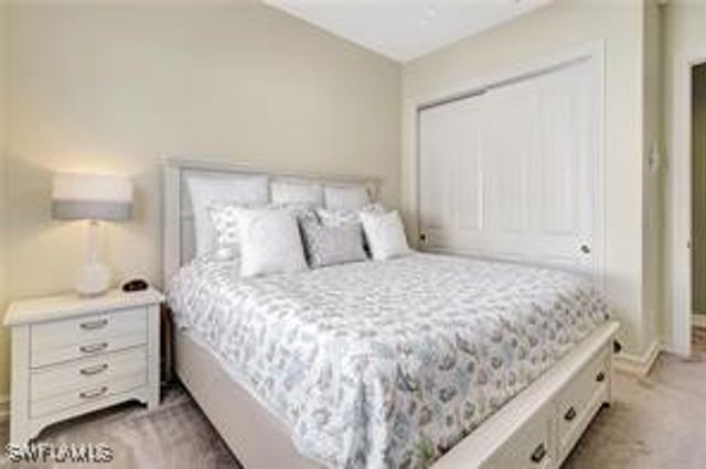 7636 Sussex CT, Naples, FL 34113