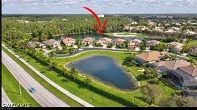7636 Sussex CT, Naples, FL 34113