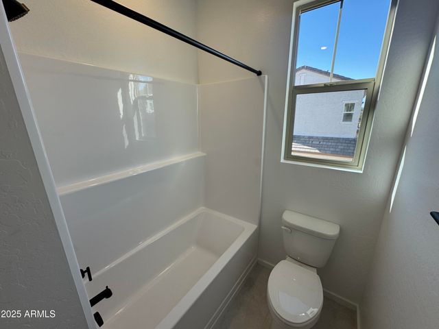 2454 W MAXIMO Way, Phoenix, AZ 85085