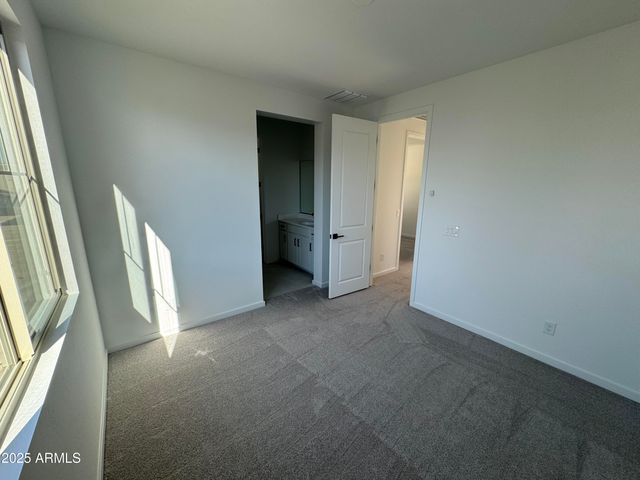 2454 W MAXIMO Way, Phoenix, AZ 85085