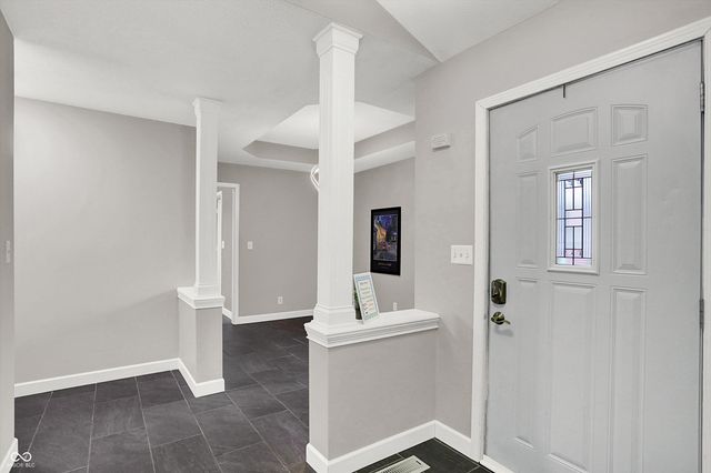 6104 Brandermill Ridge, Columbus, IN 47203