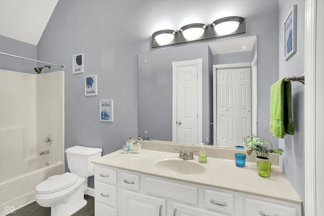 6104 Brandermill Ridge, Columbus, IN 47203