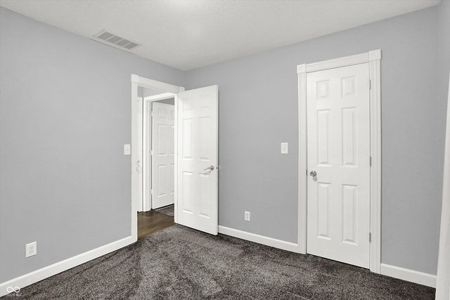 6104 Brandermill Ridge, Columbus, IN 47203