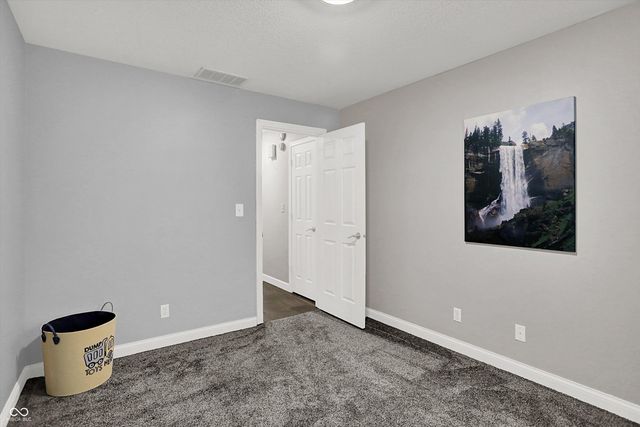 6104 Brandermill Ridge, Columbus, IN 47203