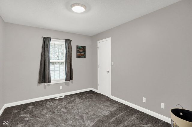 6104 Brandermill Ridge, Columbus, IN 47203