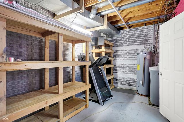 6104 Brandermill Ridge, Columbus, IN 47203