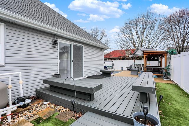 6104 Brandermill Ridge, Columbus, IN 47203