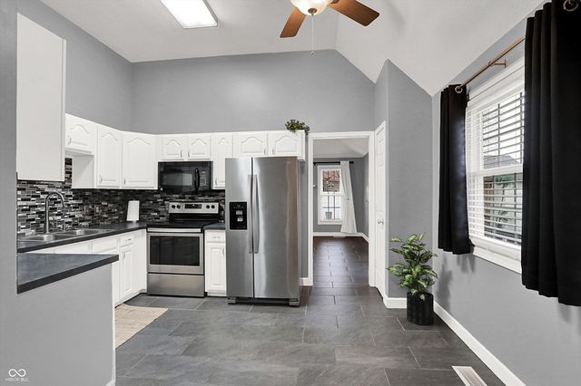 6104 Brandermill Ridge, Columbus, IN 47203