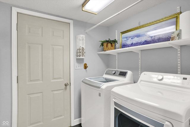 6104 Brandermill Ridge, Columbus, IN 47203