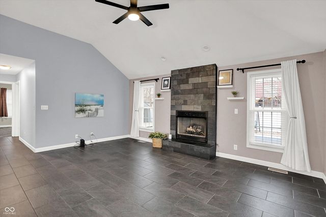 6104 Brandermill Ridge, Columbus, IN 47203