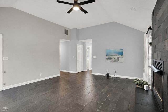 6104 Brandermill Ridge, Columbus, IN 47203