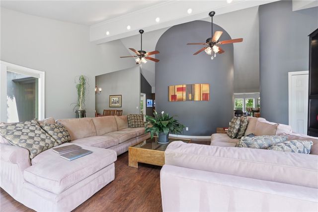 105 E Woodside Lane, Rogers, AR 72756