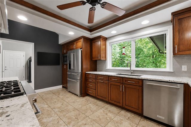 105 E Woodside Lane, Rogers, AR 72756