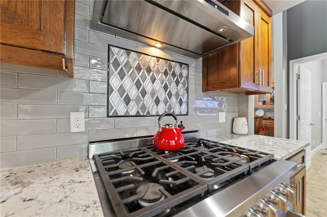 105 E Woodside Lane, Rogers, AR 72756