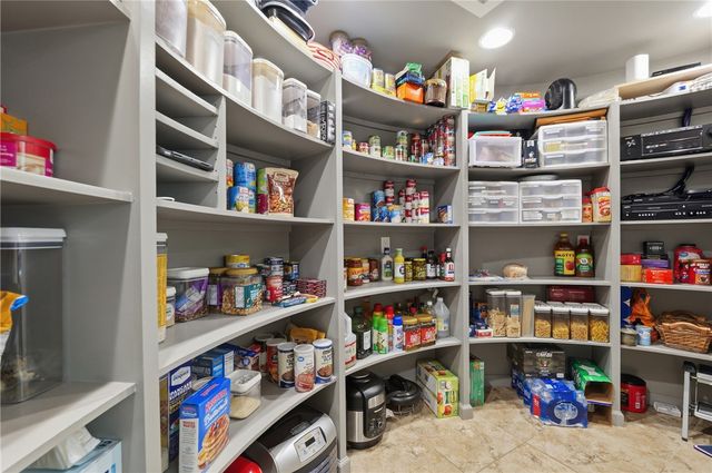 105 E Woodside Lane, Rogers, AR 72756