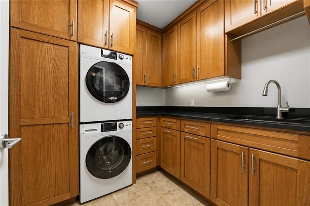 105 E Woodside Lane, Rogers, AR 72756
