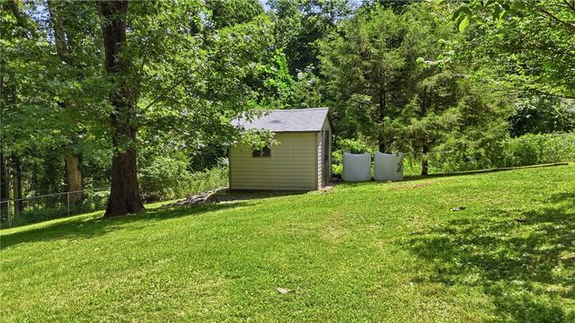105 E Woodside Lane, Rogers, AR 72756
