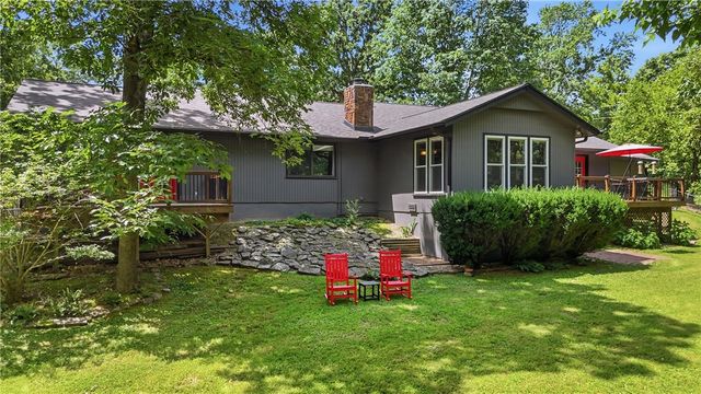 105 E Woodside Lane, Rogers, AR 72756