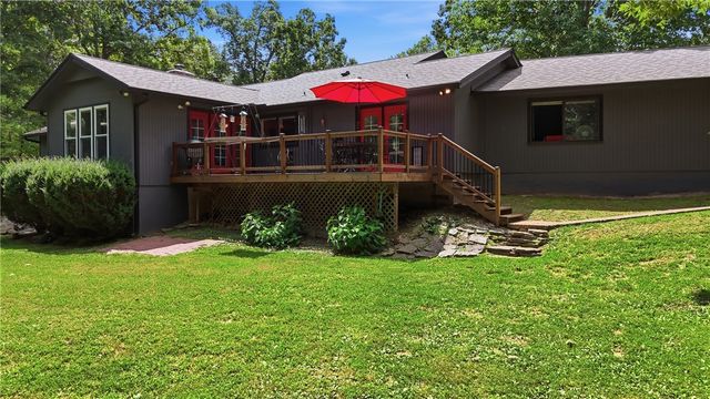 105 E Woodside Lane, Rogers, AR 72756