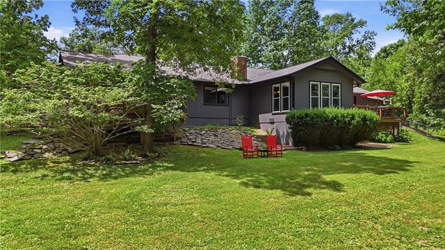 105 E Woodside Lane, Rogers, AR 72756