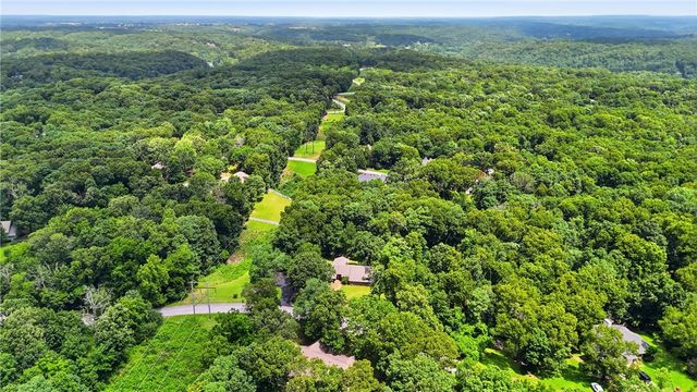 105 E Woodside Lane, Rogers, AR 72756