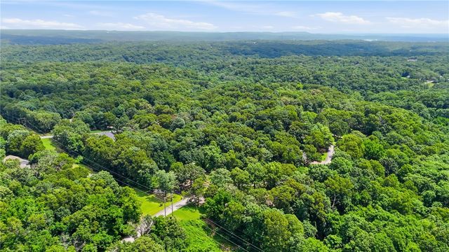 105 E Woodside Lane, Rogers, AR 72756