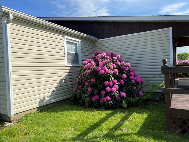 238 Donnell Rd., Lower Burrell, PA 15068