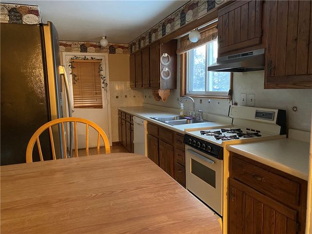 238 Donnell Rd., Lower Burrell, PA 15068