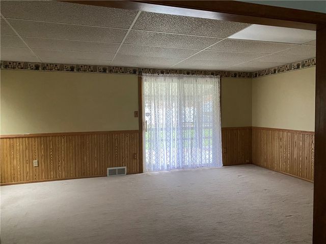 238 Donnell Rd., Lower Burrell, PA 15068