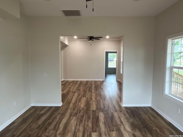 312 N Lavernia, Marion, TX 78124