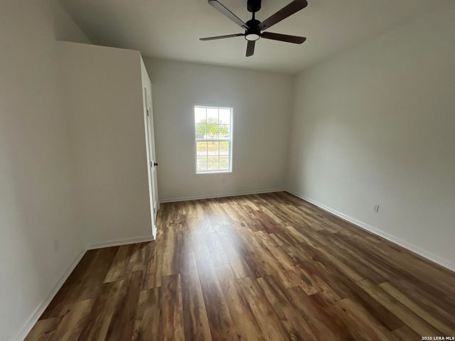 312 N Lavernia, Marion, TX 78124