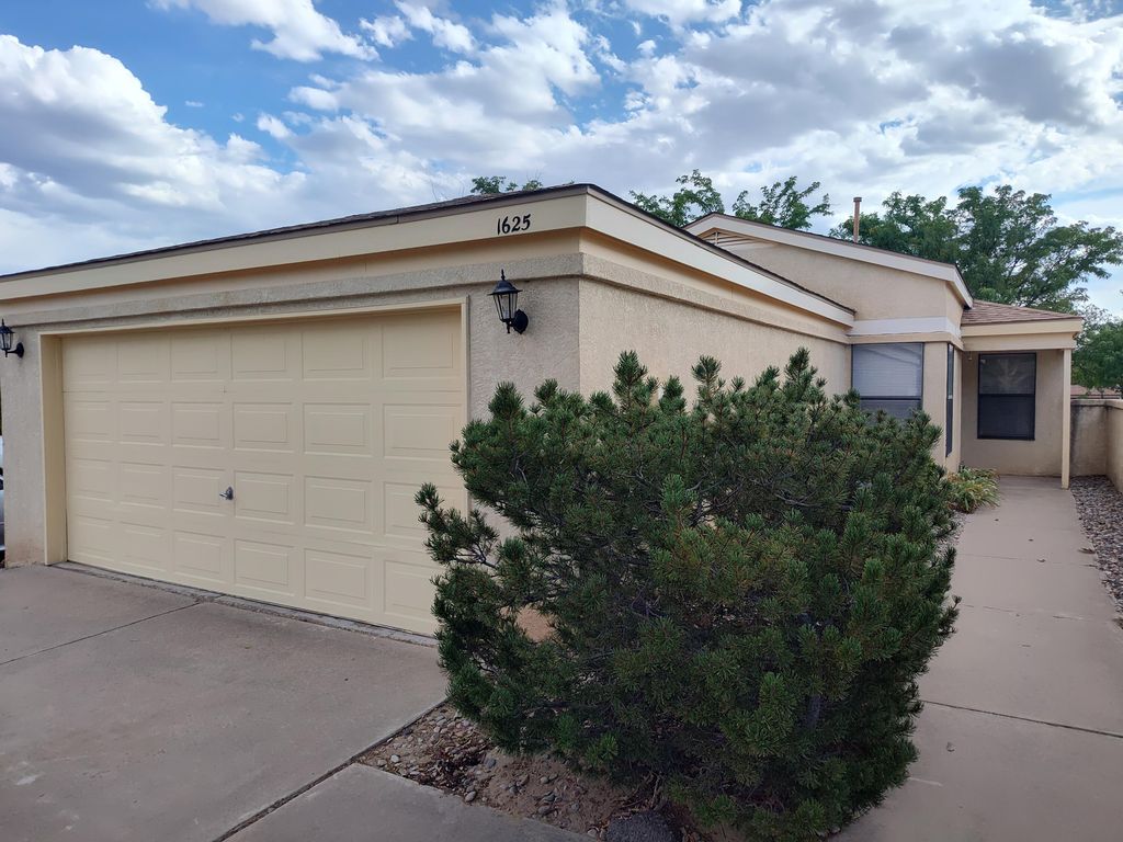 1625 HOLLYBERRY Drive NE, Rio Rancho, NM 87144