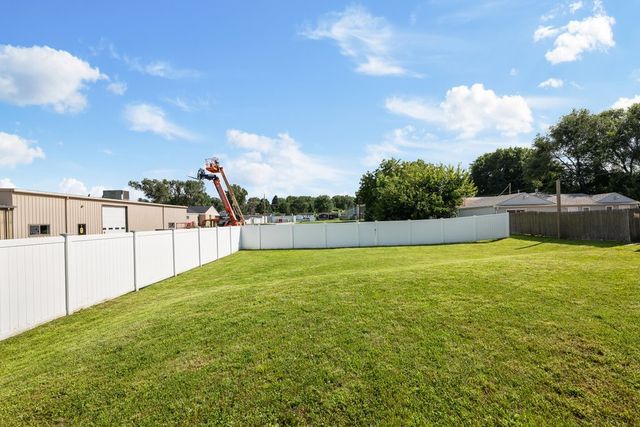 520 9TH Avenue W, Milan, IL 61264