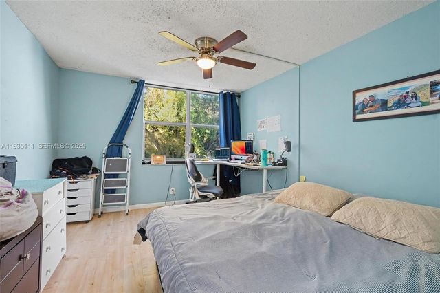 9440 Live Oak Pl 404, Davie, FL 33324