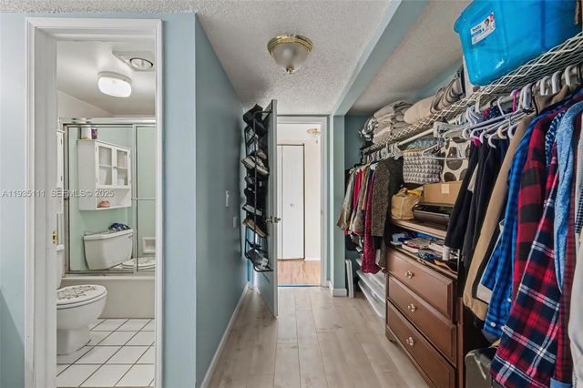 9440 Live Oak Pl 404, Davie, FL 33324