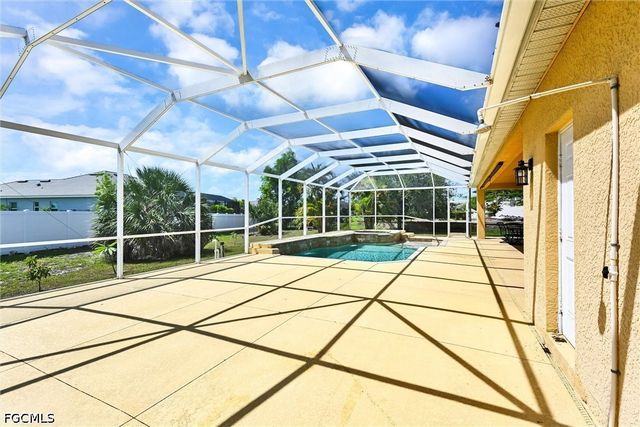 311 SW 32nd PL, Cape Coral, FL 33991