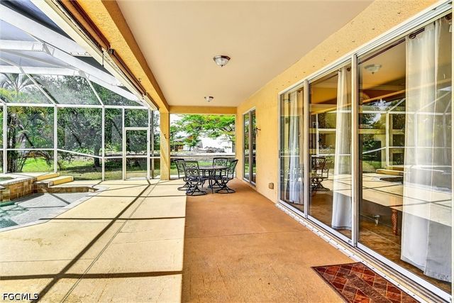 311 SW 32nd PL, Cape Coral, FL 33991