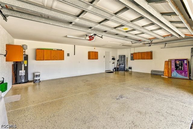 311 SW 32nd PL, Cape Coral, FL 33991