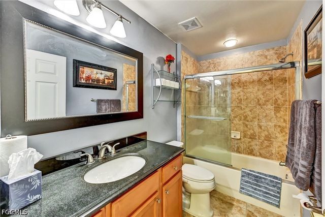311 SW 32nd PL, Cape Coral, FL 33991