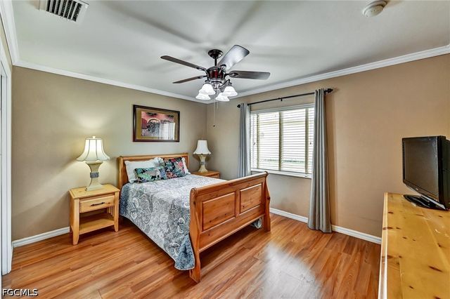 311 SW 32nd PL, Cape Coral, FL 33991