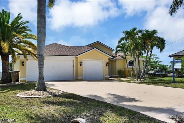311 SW 32nd PL, Cape Coral, FL 33991